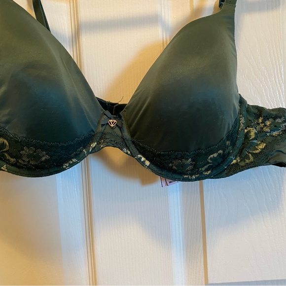 Victoria’s Secret 38C Underwire Bra - Picture 3 of 5